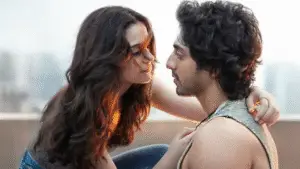 Saiyaara box office collection: Ahaan Panday and Ananya Panday in Saiyaara movie romantic scene
